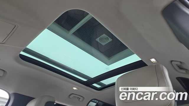 Land Rover Defender 2021