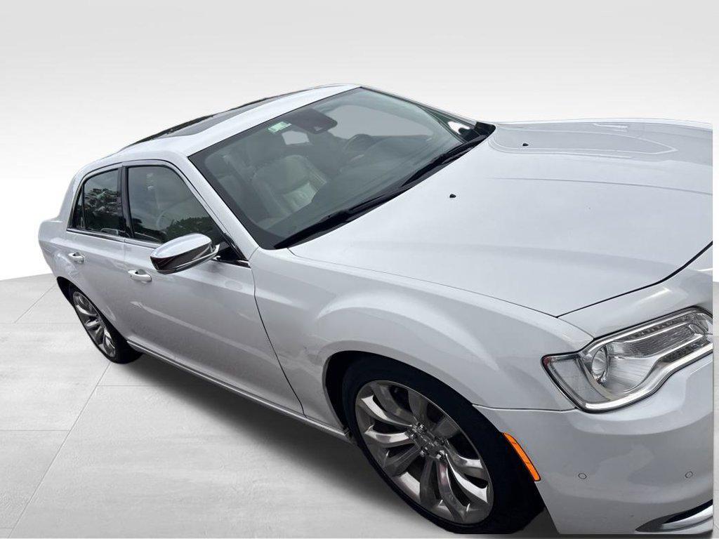 Chrysler 300 2021