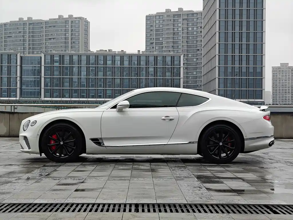 Bentley Continental 2021