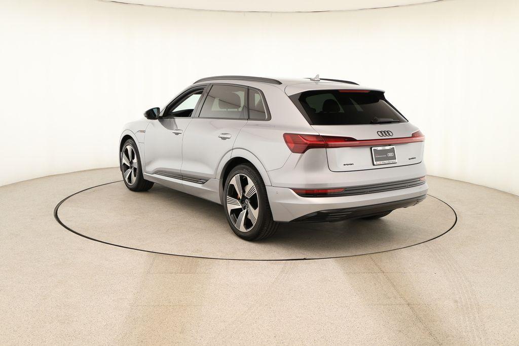 Audi e-tron 2023