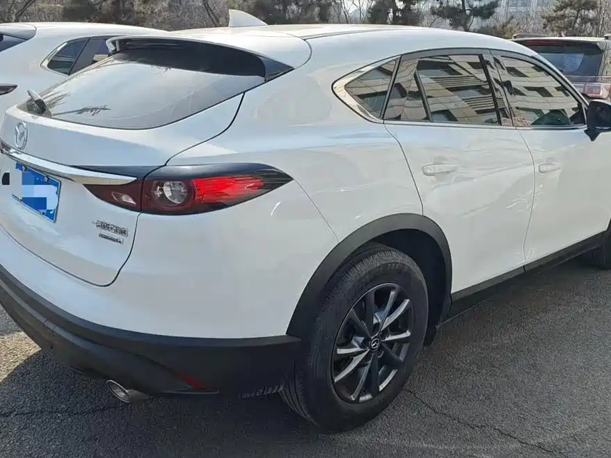 Mazda CX-4 2023