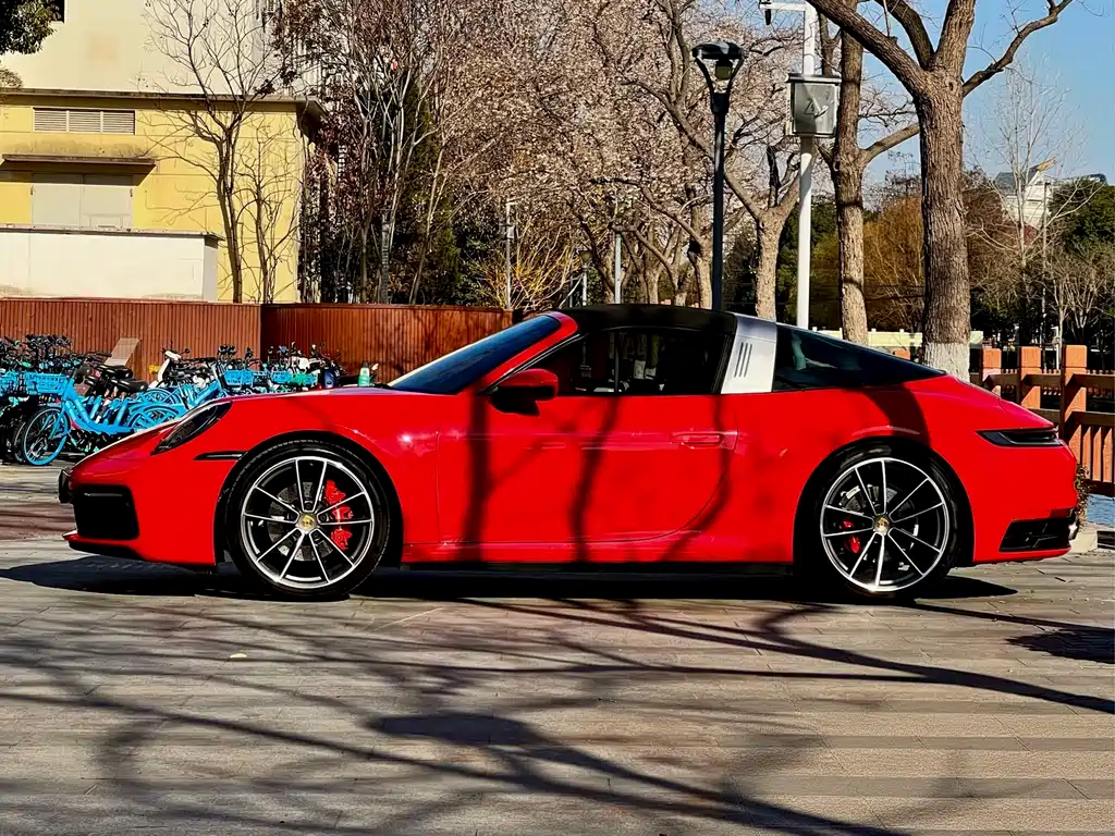 Porsche 911 2021
