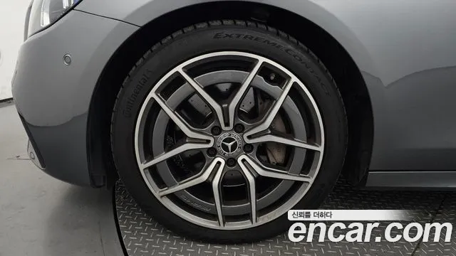 Mercedes-Benz E-Класс 2022