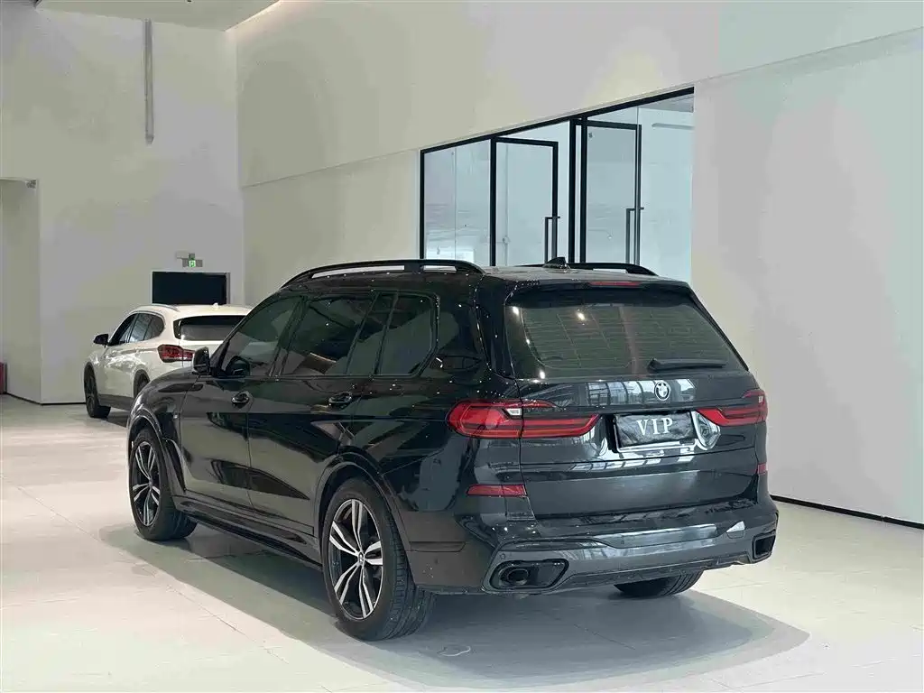 BMW X7 2021