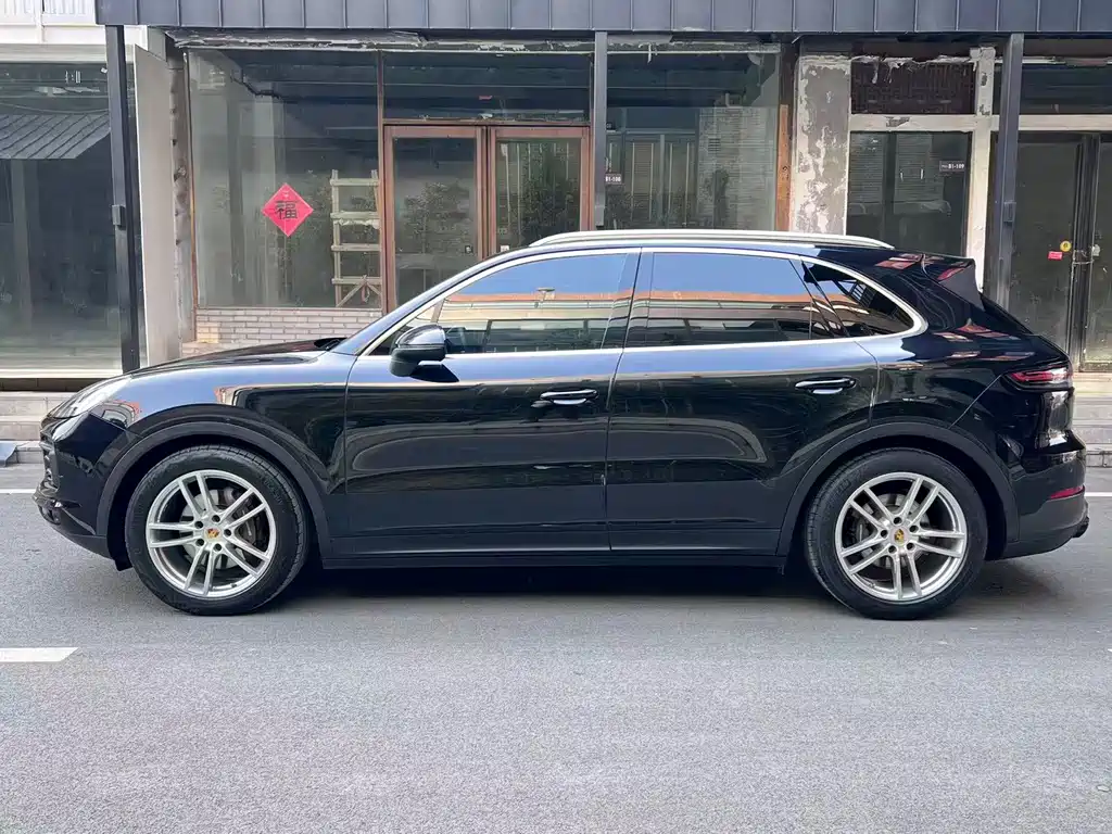 Porsche Cayenne 2021