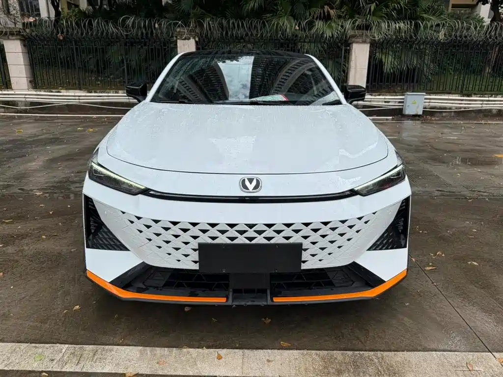 Changan UNI-V 2024