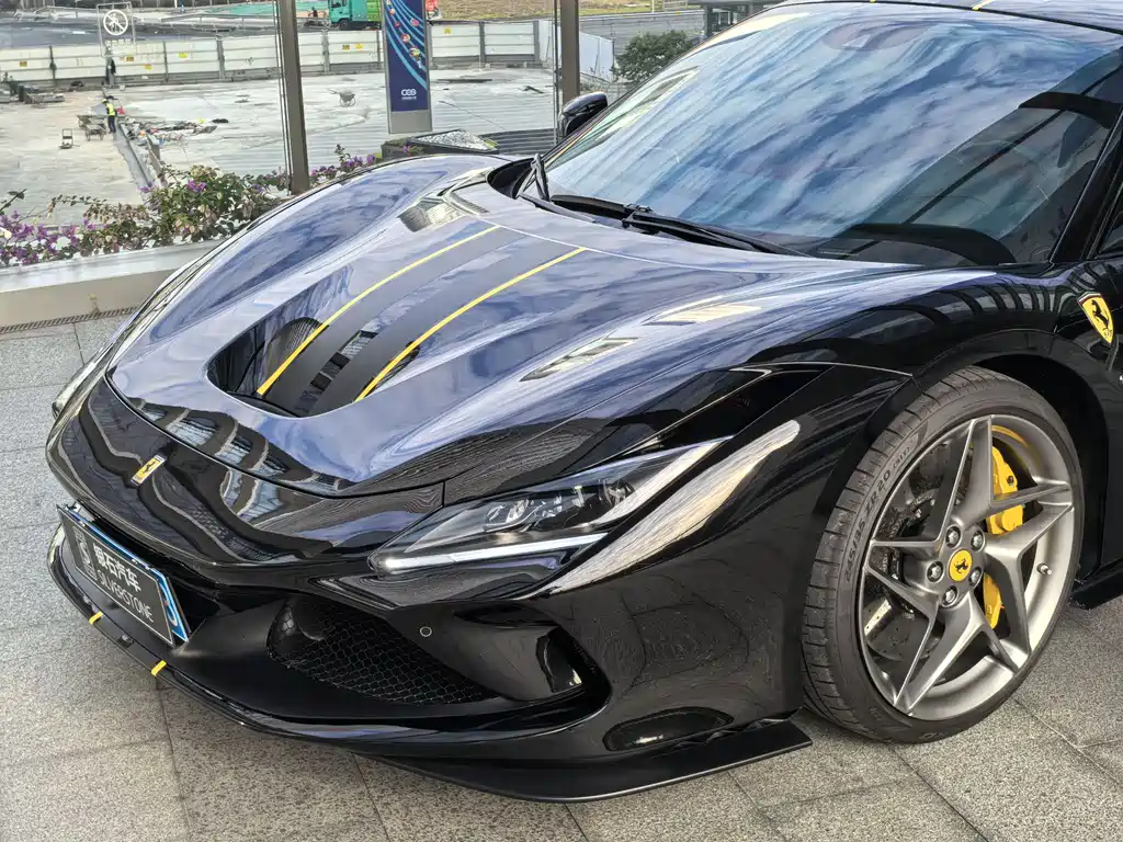 Ferrari F8 2022