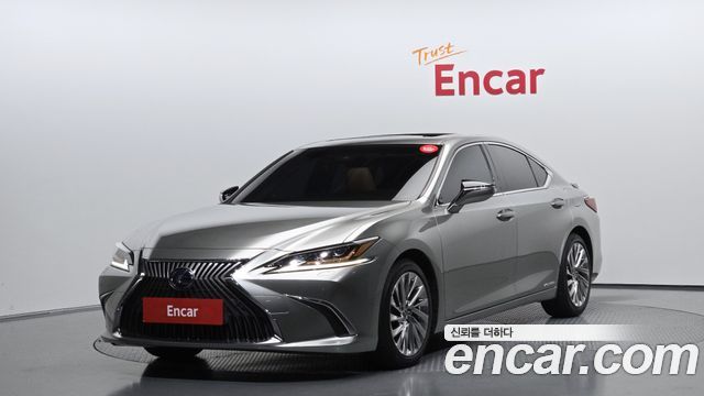 Lexus ES 2021