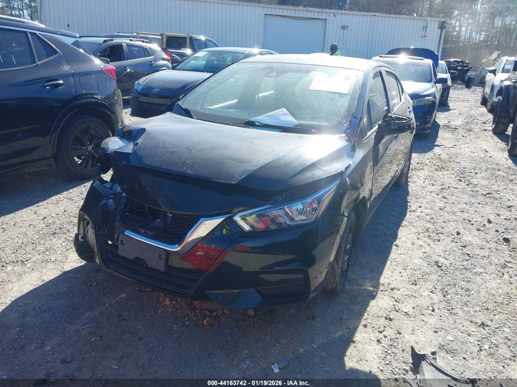 Nissan Versa 2021