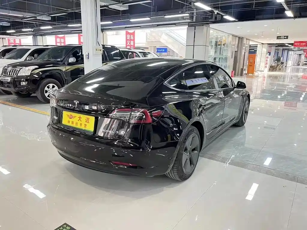 Tesla Model 3 2023