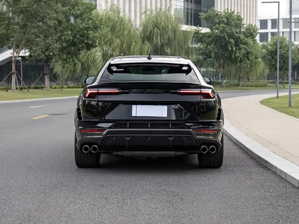 Lamborghini Urus 2024