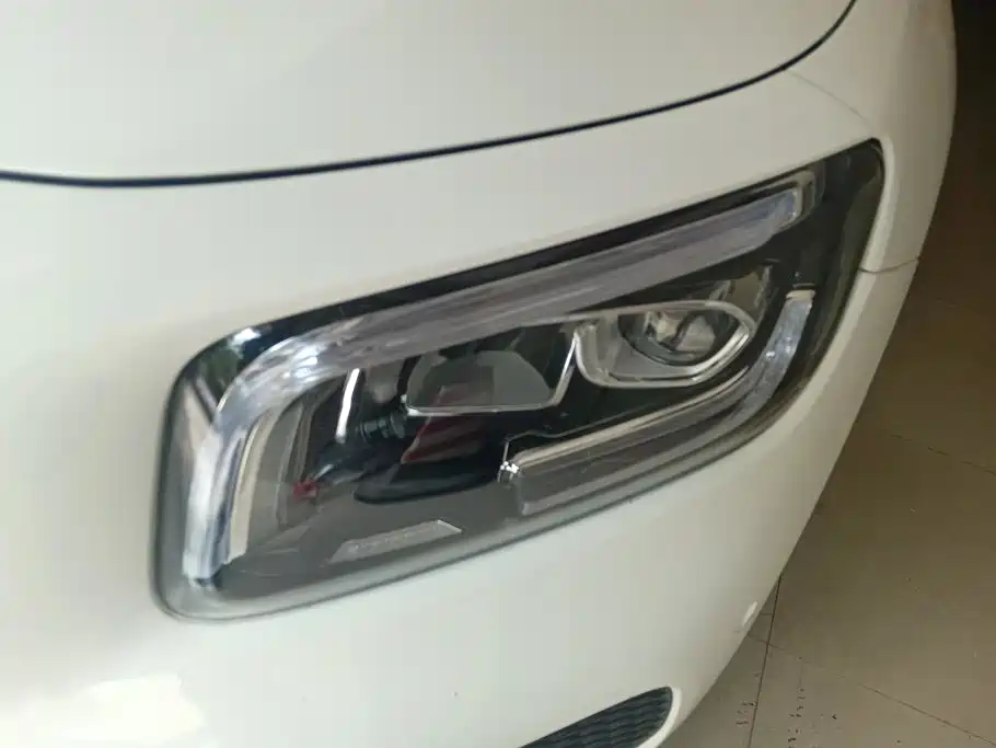 Mercedes-Benz GLB 2021