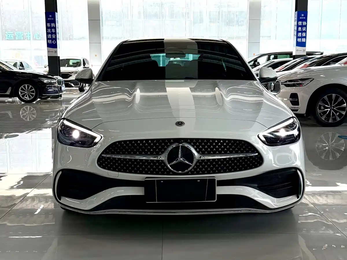 Mercedes-Benz C-Класс 2025