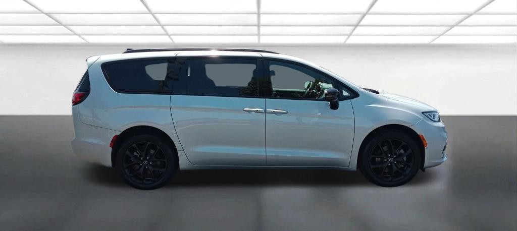 Chrysler Pacifica 2026