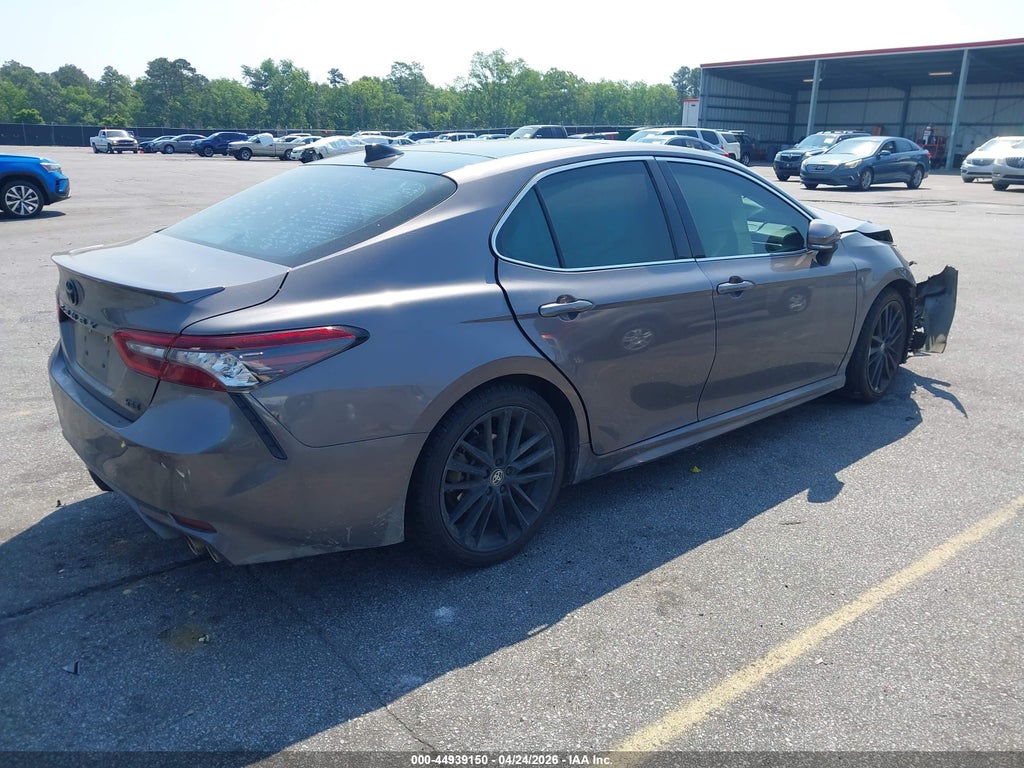 Toyota Camry 2021