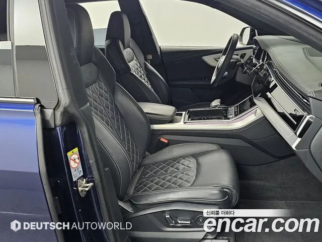 Audi Q8 2021