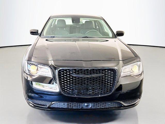 Chrysler 300 2023