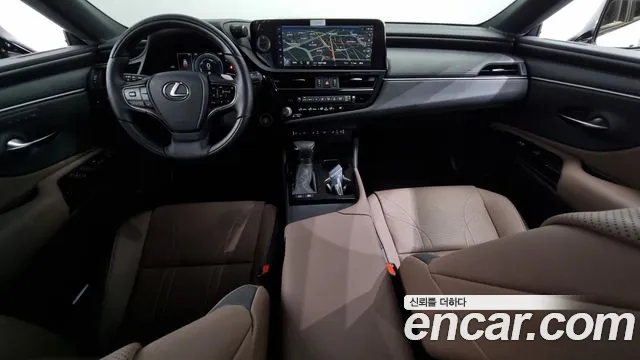 Lexus ES 2024