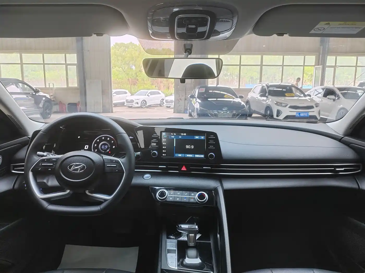 Hyundai Elantra 2023