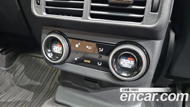 Land Rover Range Rover Velar 2025
