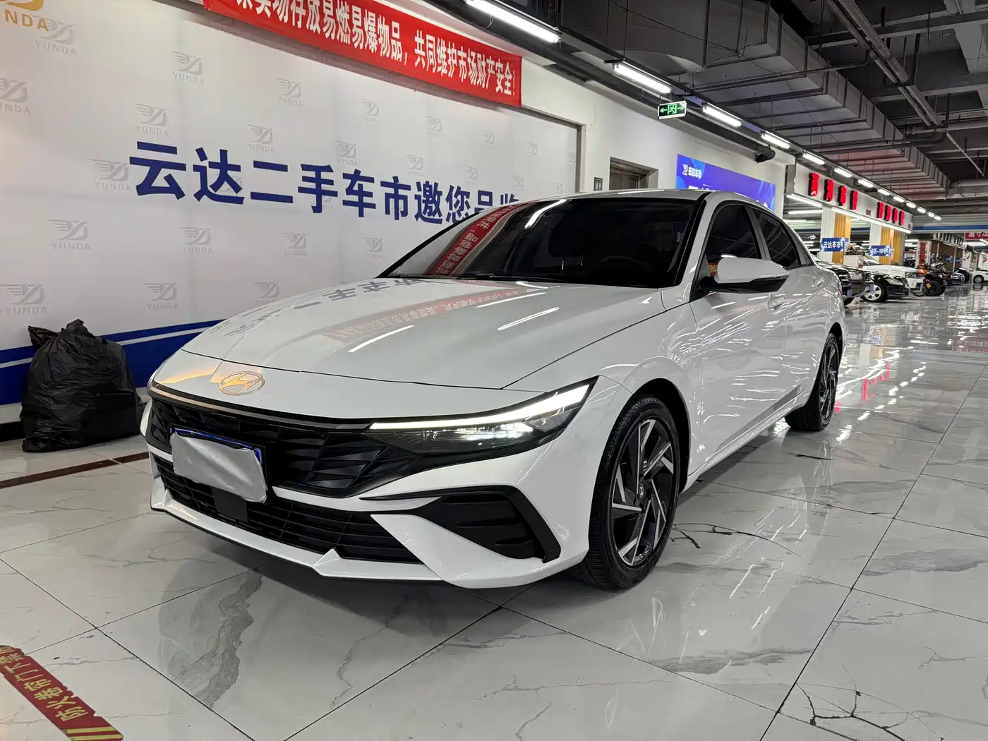 Hyundai Elantra 2024