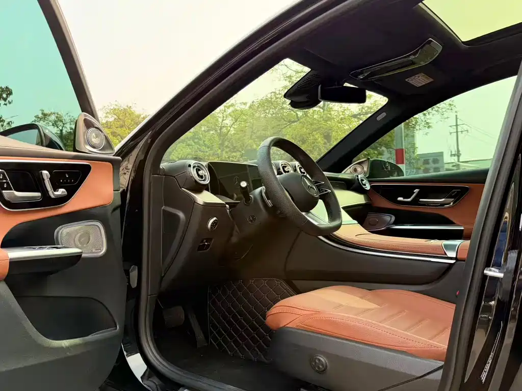 Mercedes-Benz GLC 2025