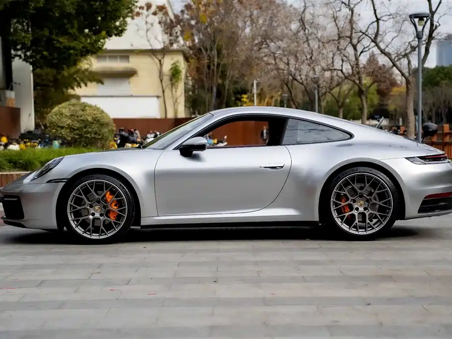 Porsche 911 2023