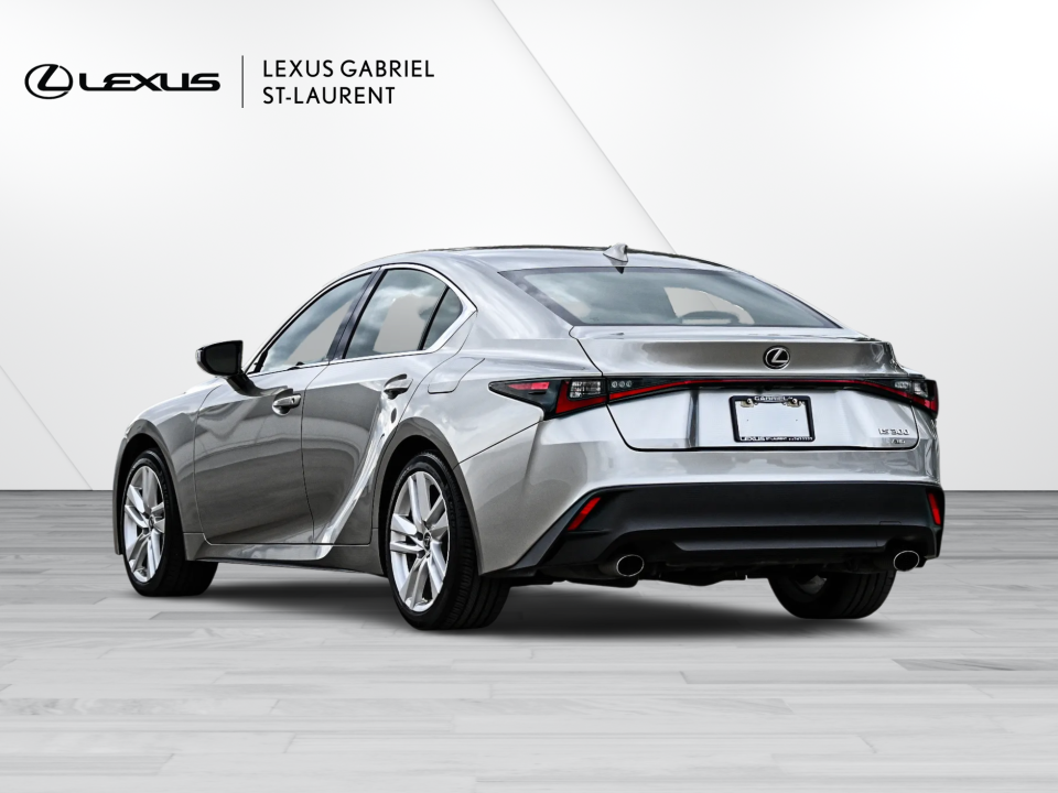 Lexus IS 2022