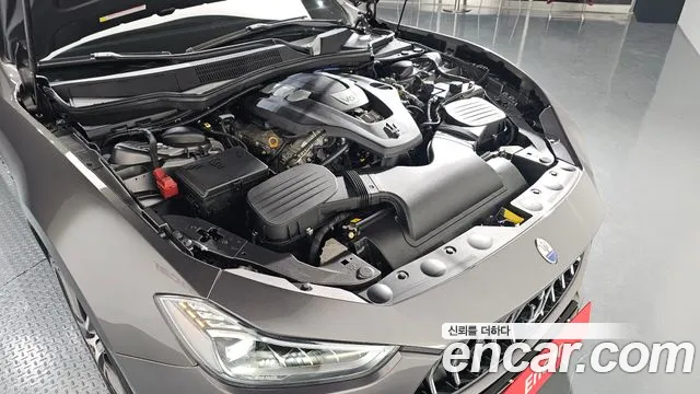 Maserati Ghibli 2020
