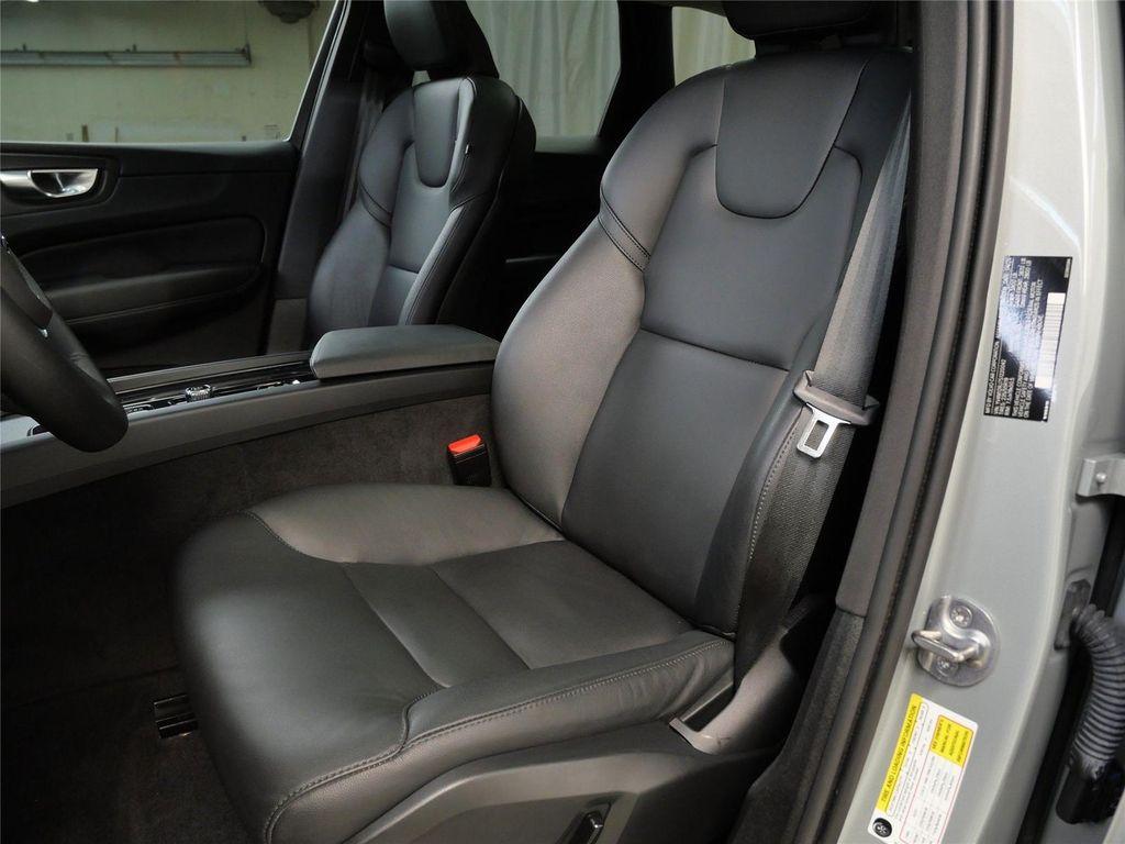 Volvo XC60 2025