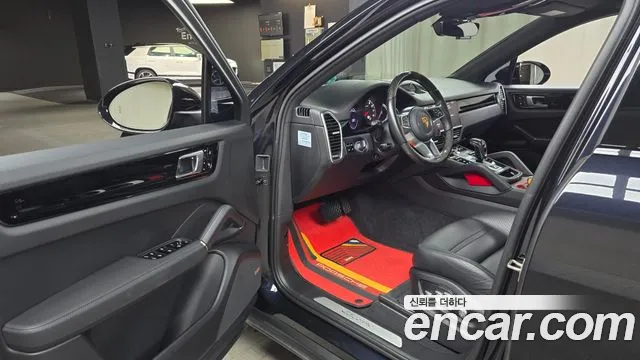 Porsche Cayenne 2021