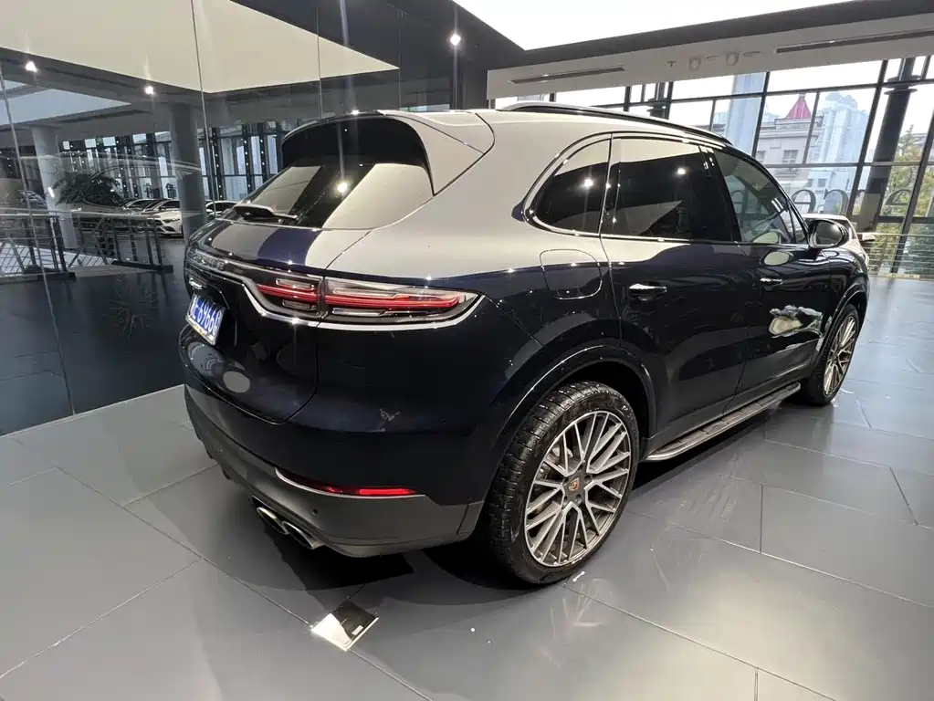 Porsche Cayenne 2022
