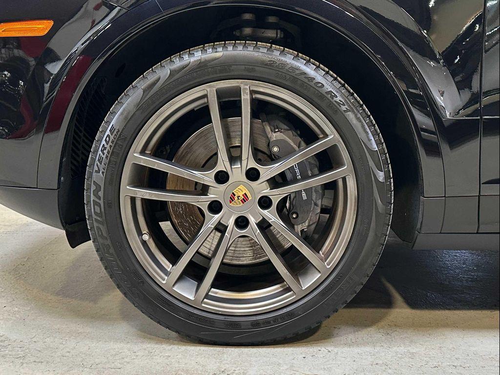 Porsche Cayenne 2021