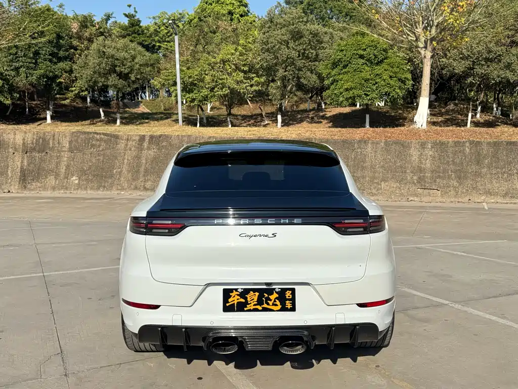 Porsche Cayenne 2022