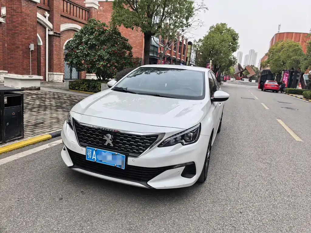 Peugeot 408 2021