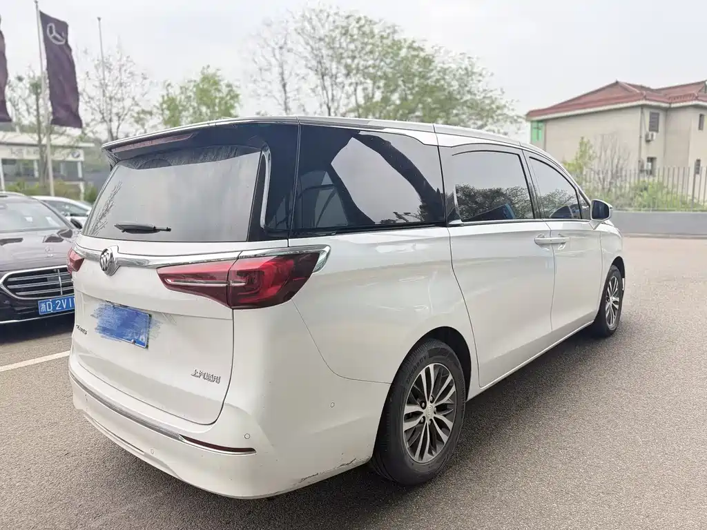 Buick GL8 2022