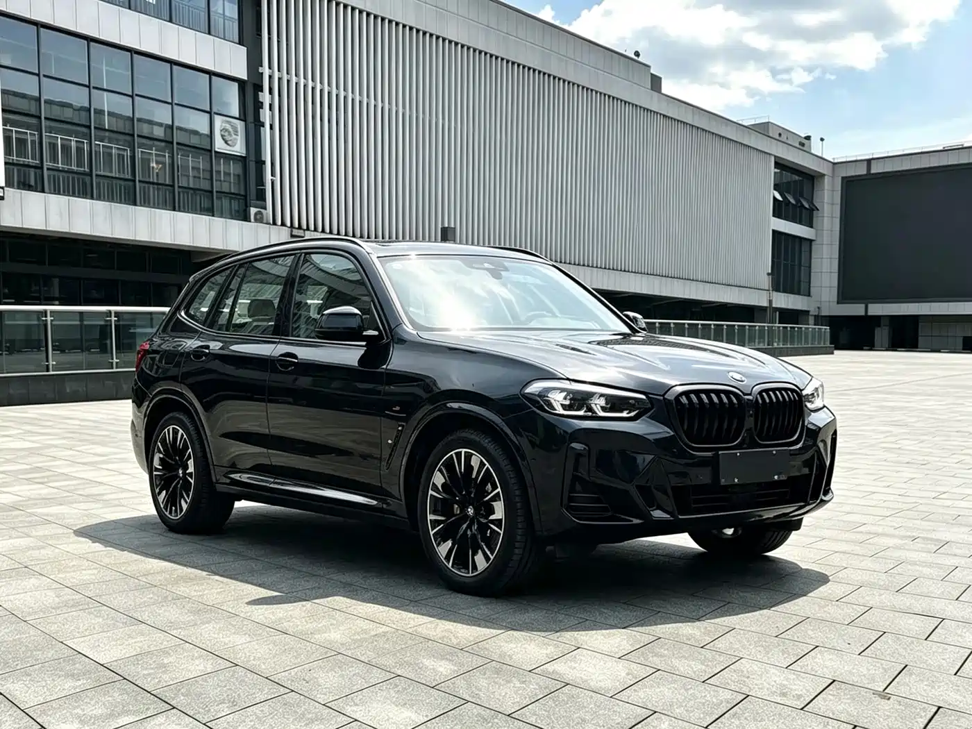 BMW iX3 2025