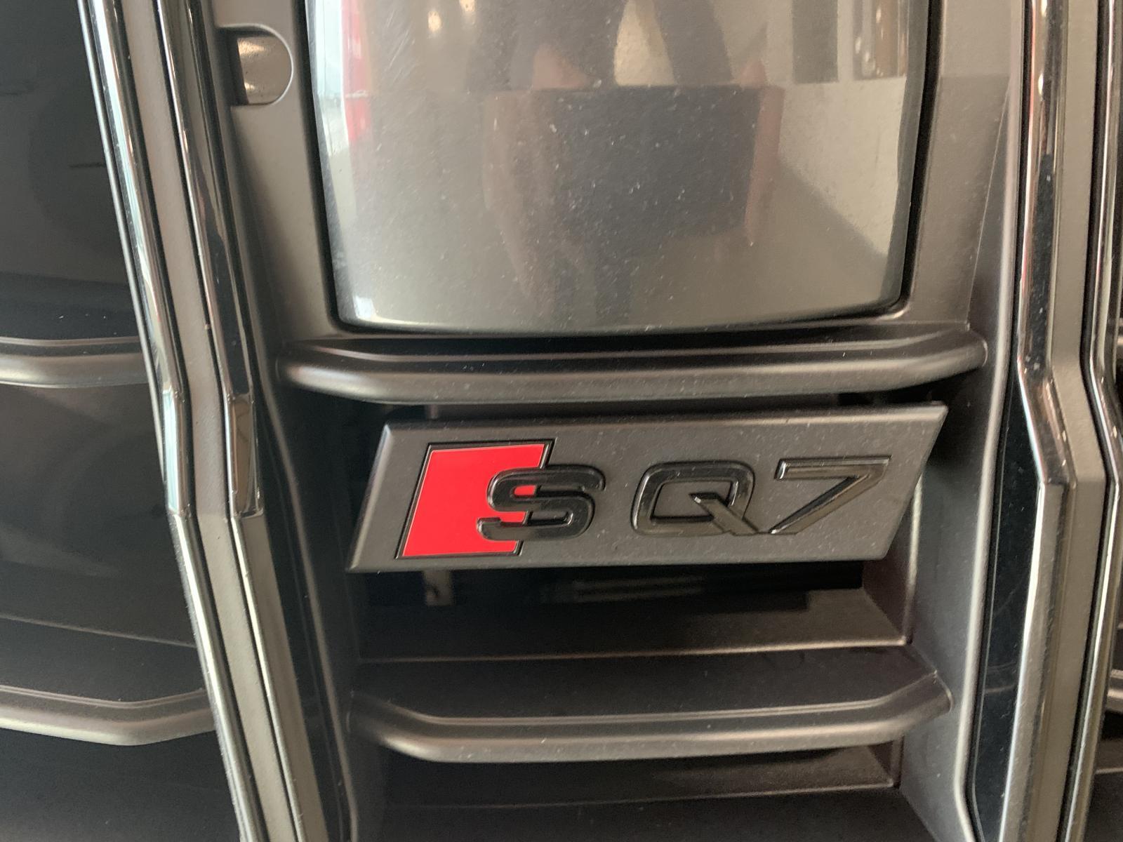 Audi SQ7 2024