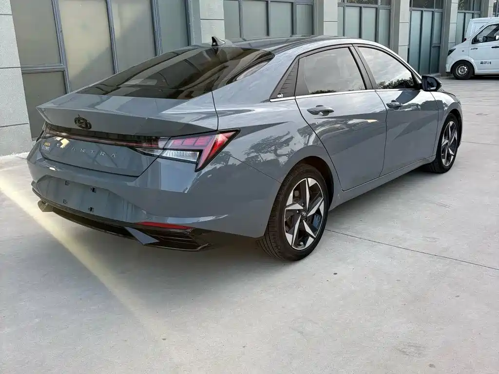 Hyundai Elantra 2023