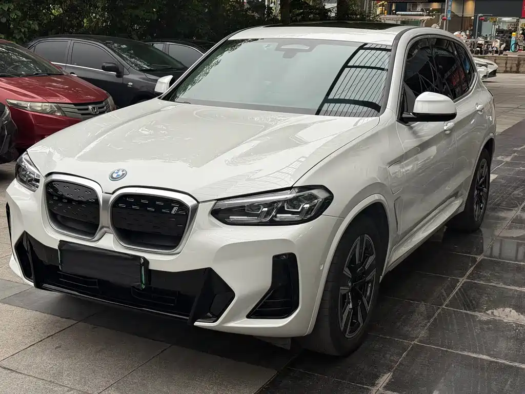 BMW iX3 2023
