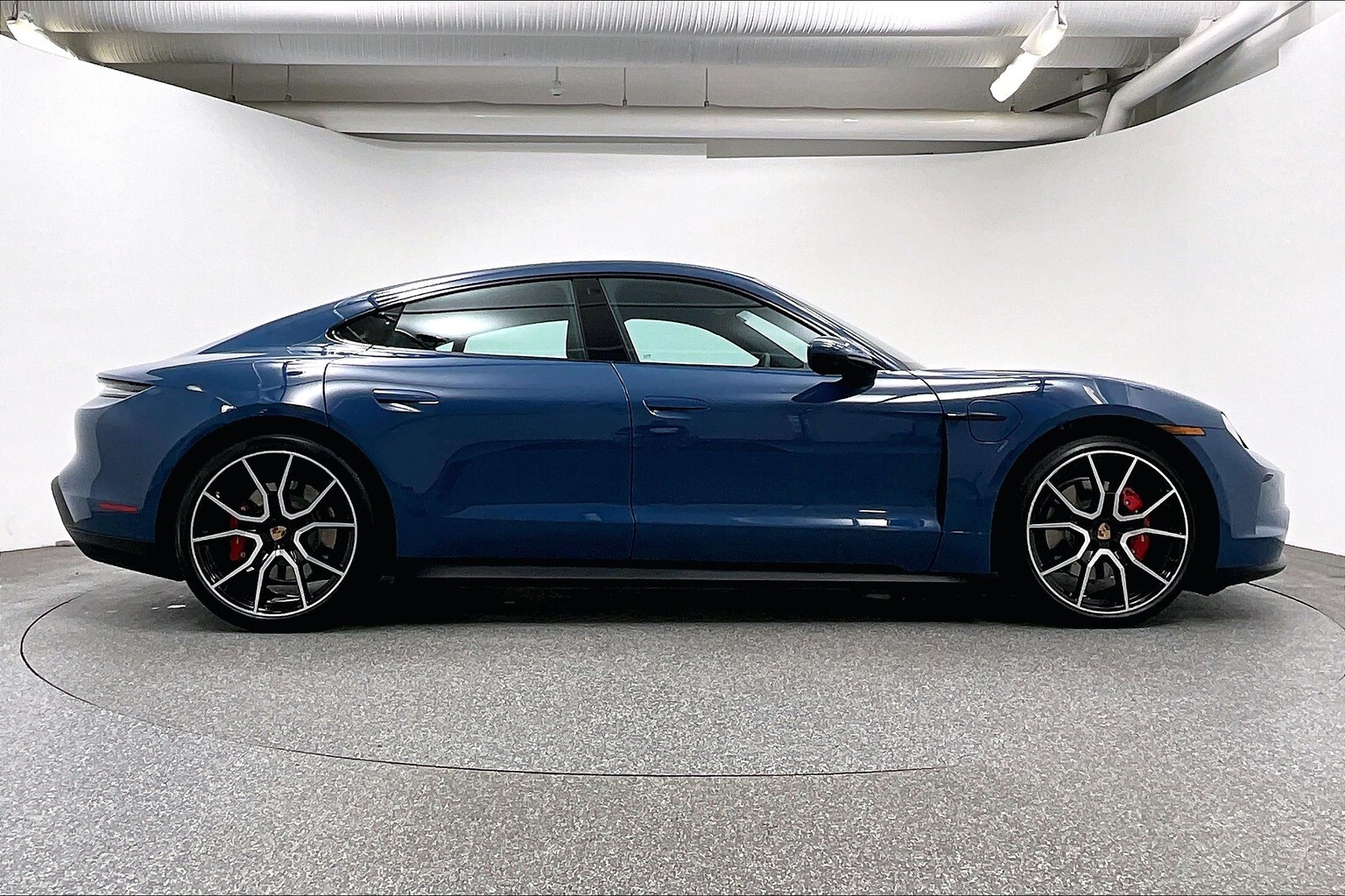 Porsche Taycan 2025