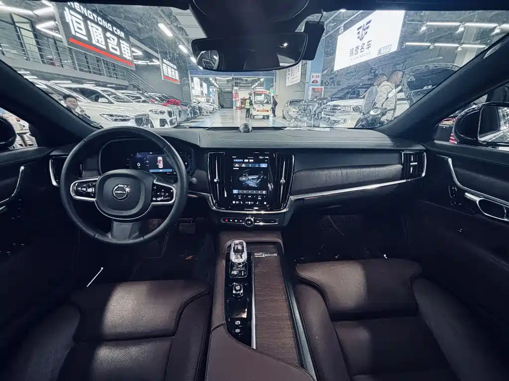 Volvo S90 2024