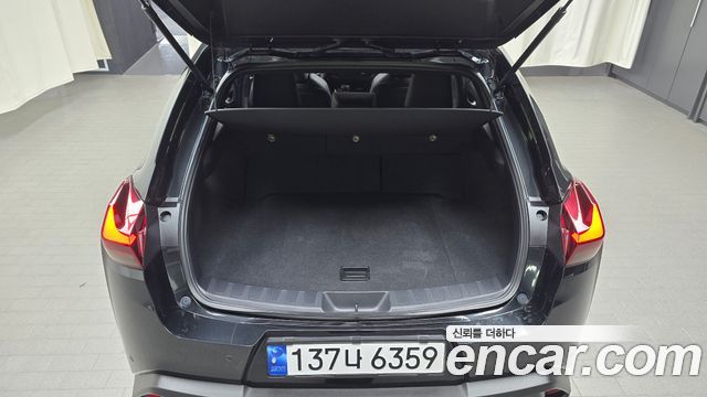 Lexus UX 2023