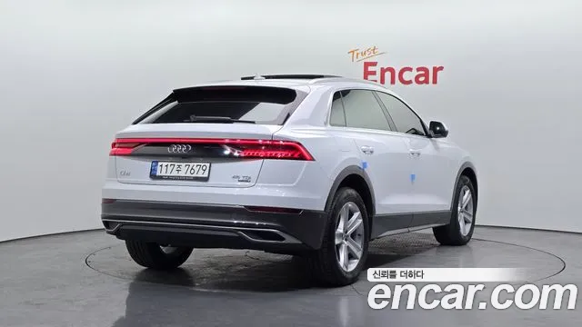 Audi Q8 2021