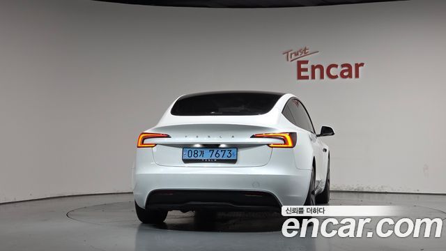 Tesla Model 3 2024