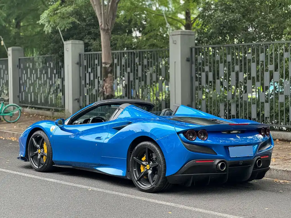 Ferrari F8 2021