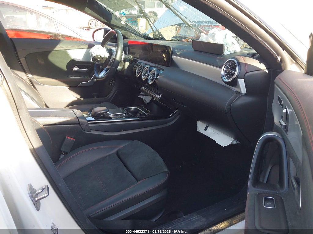 Mercedes-Benz CLA 2023