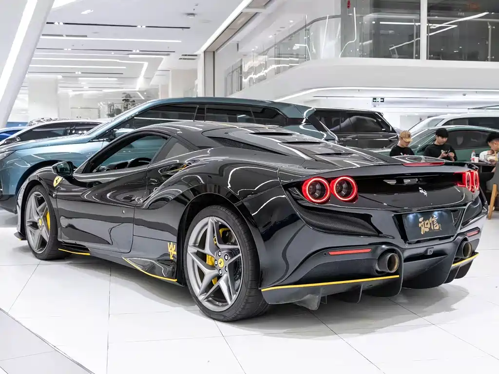 Ferrari F8 2020