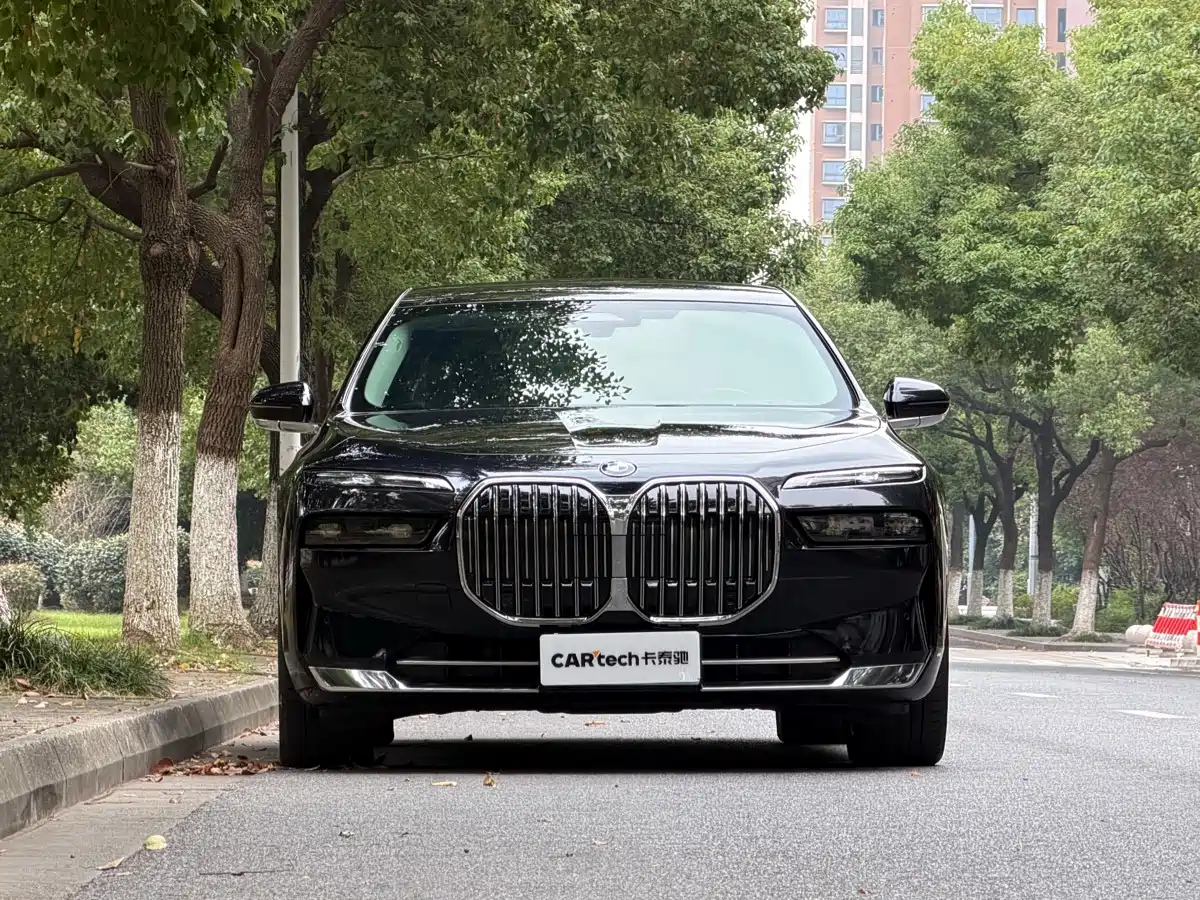 BMW 7 серии 2024
