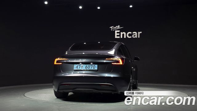 Tesla Model 3 2024
